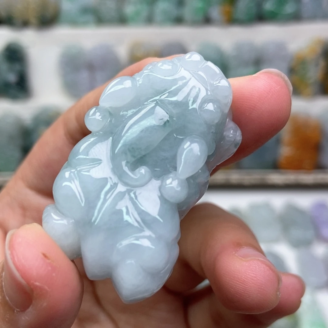 翡翠未镶嵌吊坠(赠链)