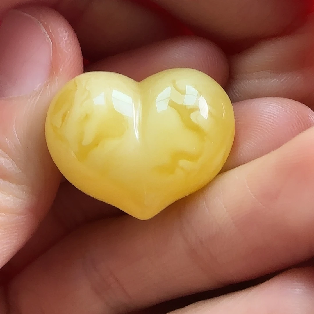 蜜蜡未镶嵌珠宝奇石