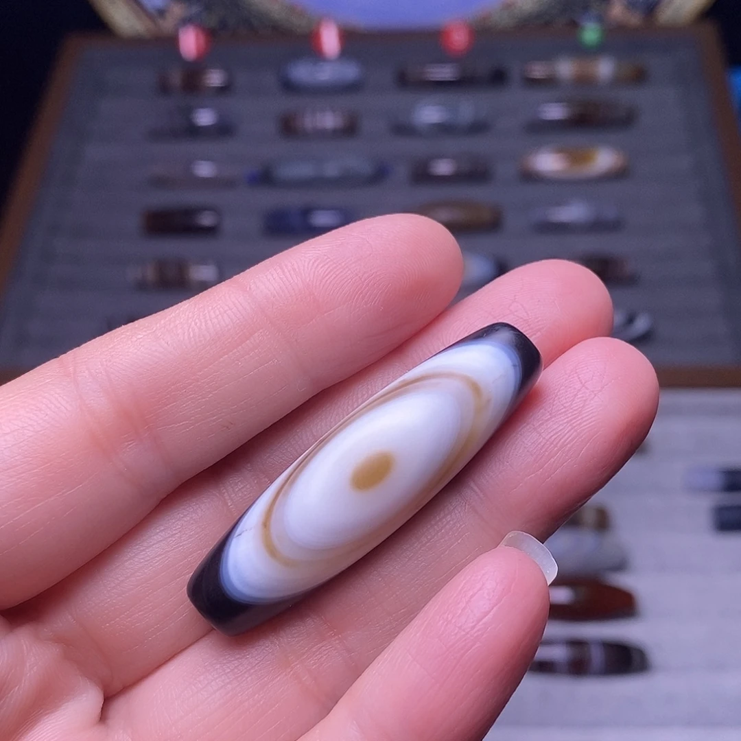 用***2玛瑙/玉髓未镶嵌珠宝半成品