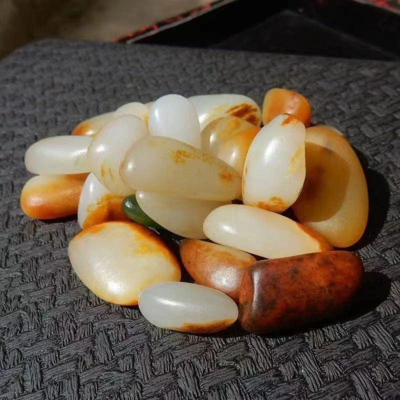 新疆戈壁天然奇石小籽独特韵味观赏佳品