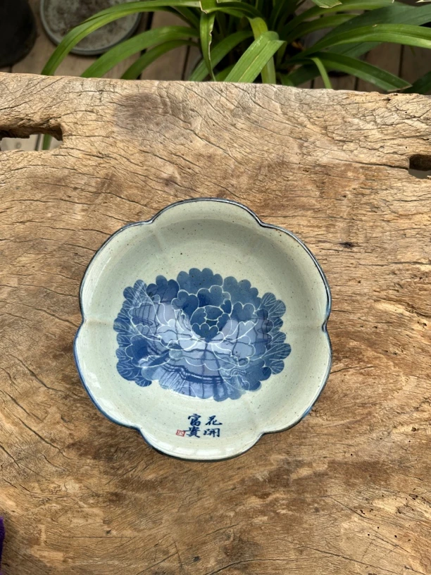 【近山古美】花口蓝牡丹碗一只高温手绘釉下青花