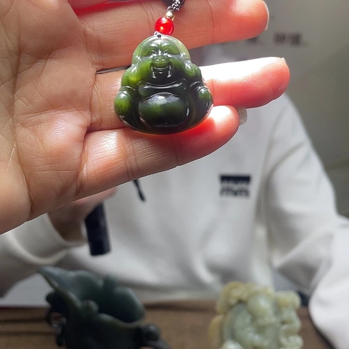 和田玉未镶嵌把件