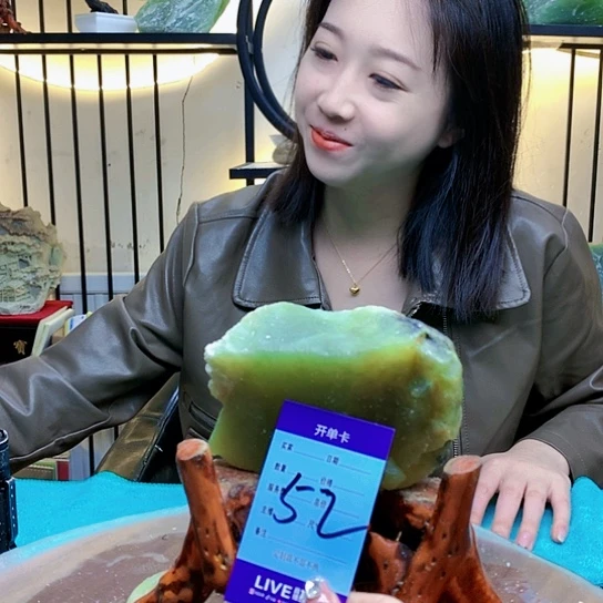 【闪购商品】未镶嵌蛇纹石玉原石轻*乐