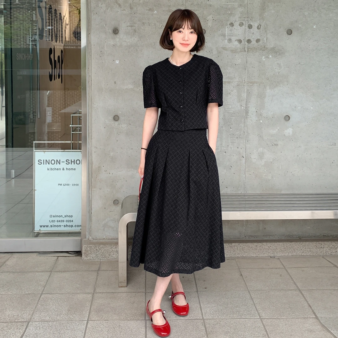 【首尔千金】FS504Z012圆领镂空上衣+半身裙套装