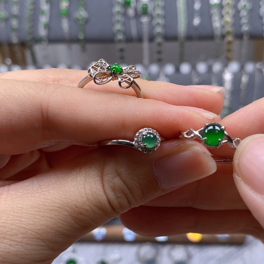 咕***人翡翠银S925镶嵌颈饰