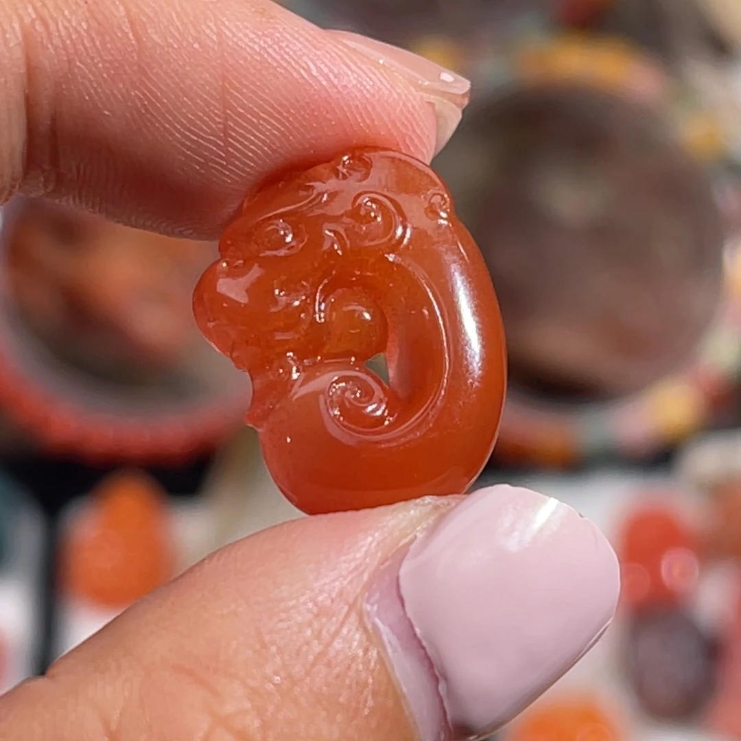 未镶嵌玉猪龙南红玛瑙