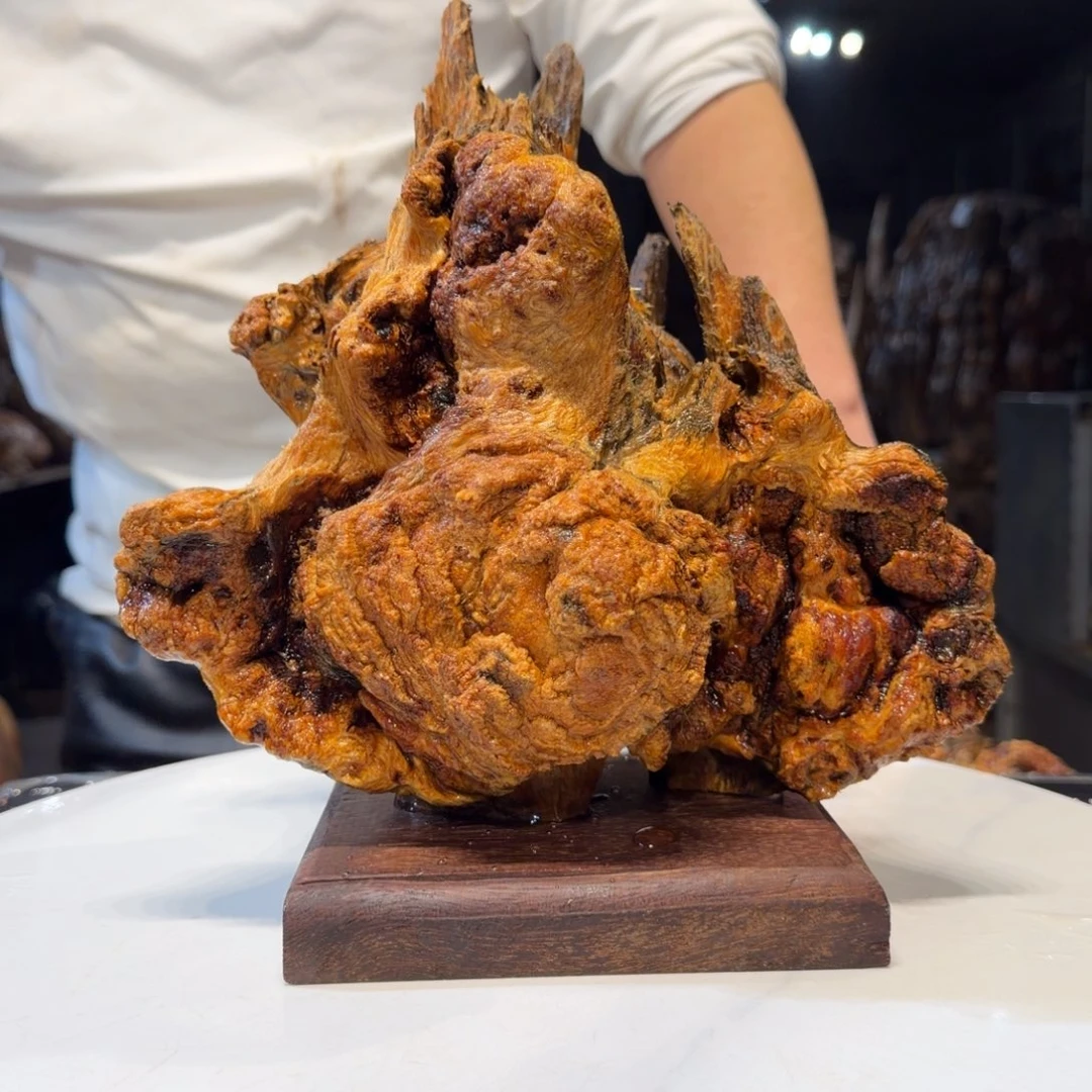 大***礼木王一刀琥珀木摆件136