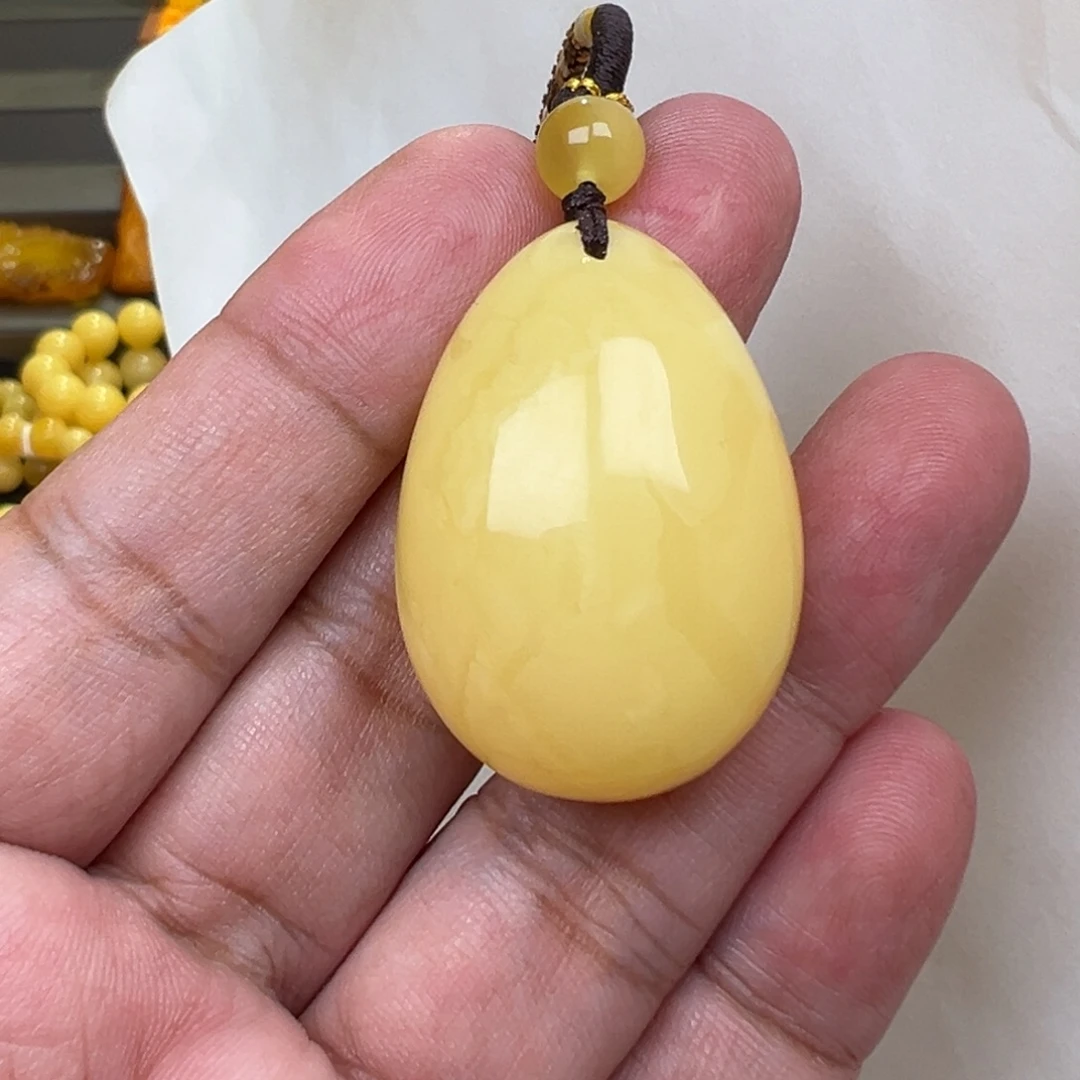 蜜蜡未镶嵌珠宝奇石10.22克