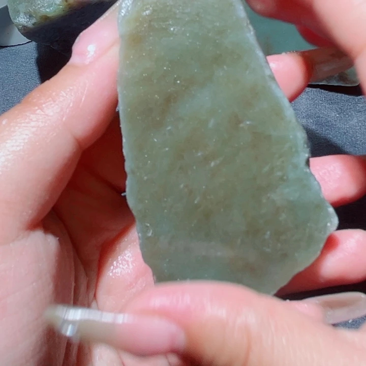 和田玉（糖玉）未镶嵌珠宝奇石