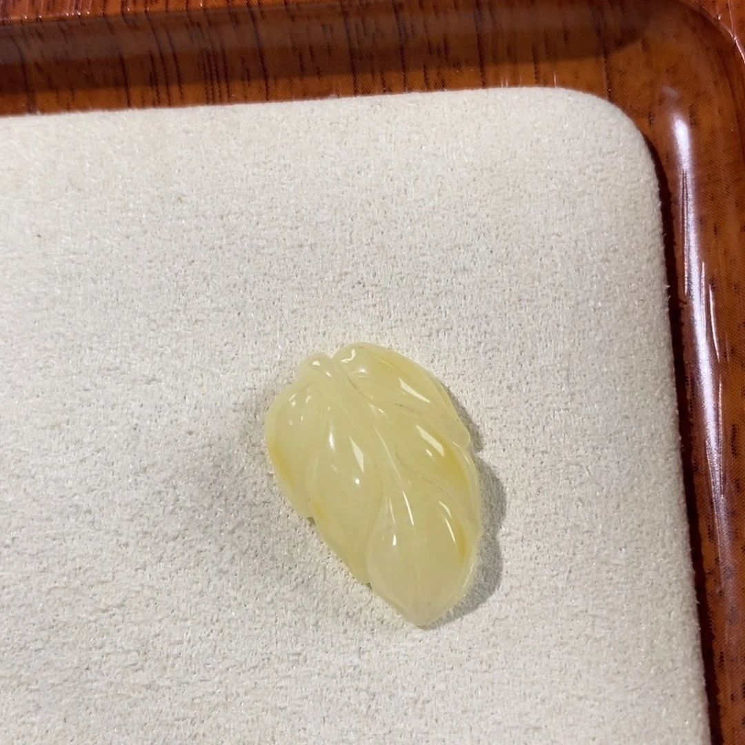 裸石蜜蜡未镶嵌叶子