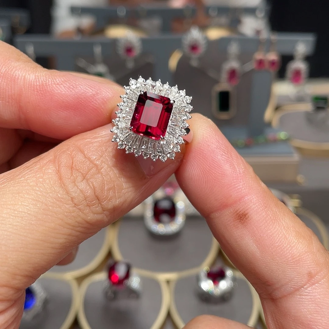 碧玺18K金镶嵌戒指3.88ct