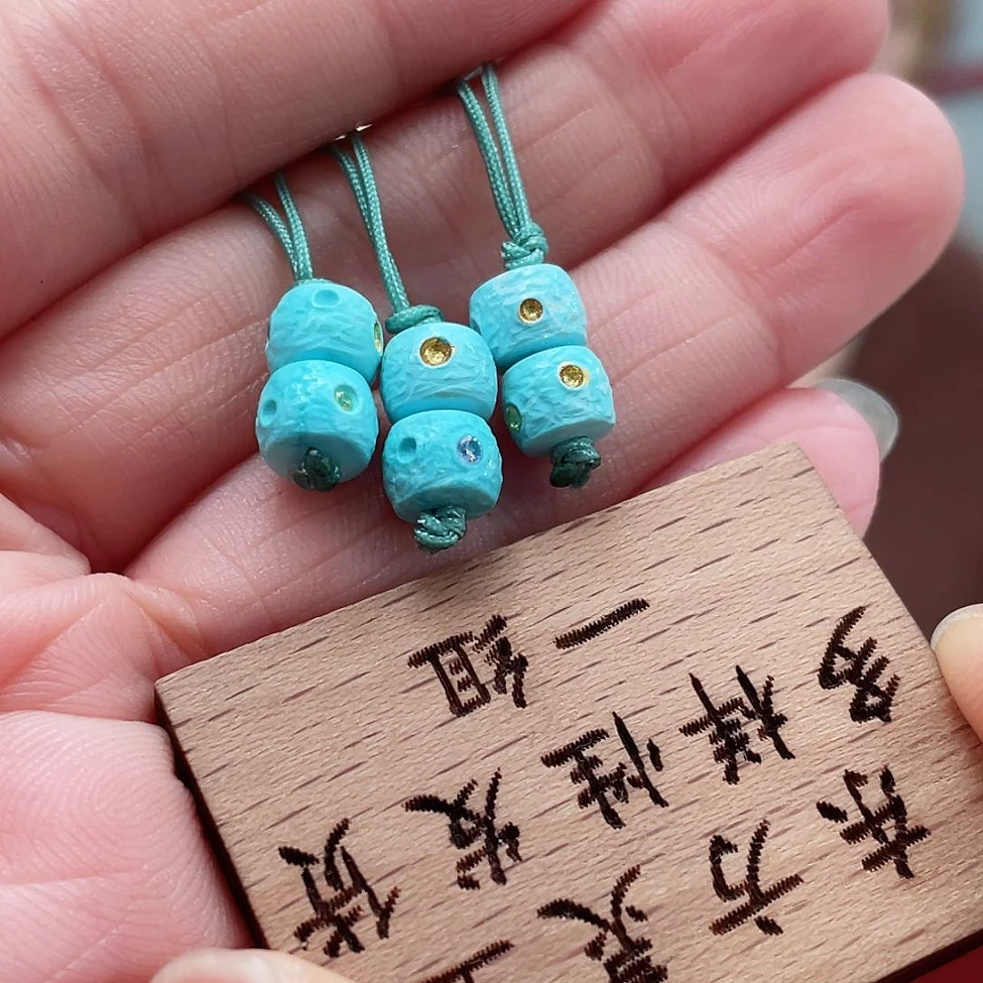 绿松石颈饰未镶嵌