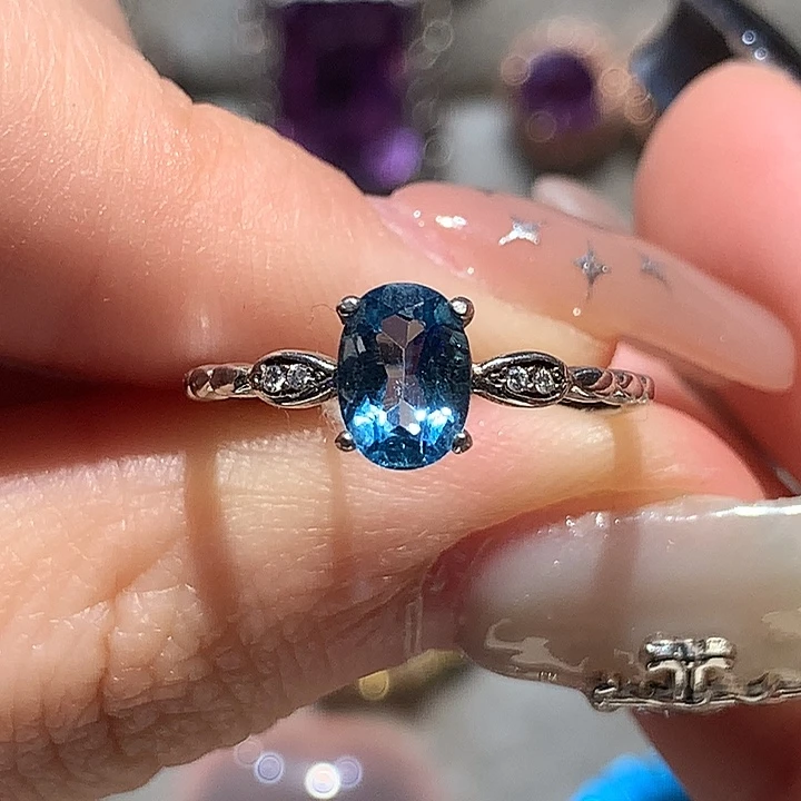 银S925镶嵌托帕石戒指