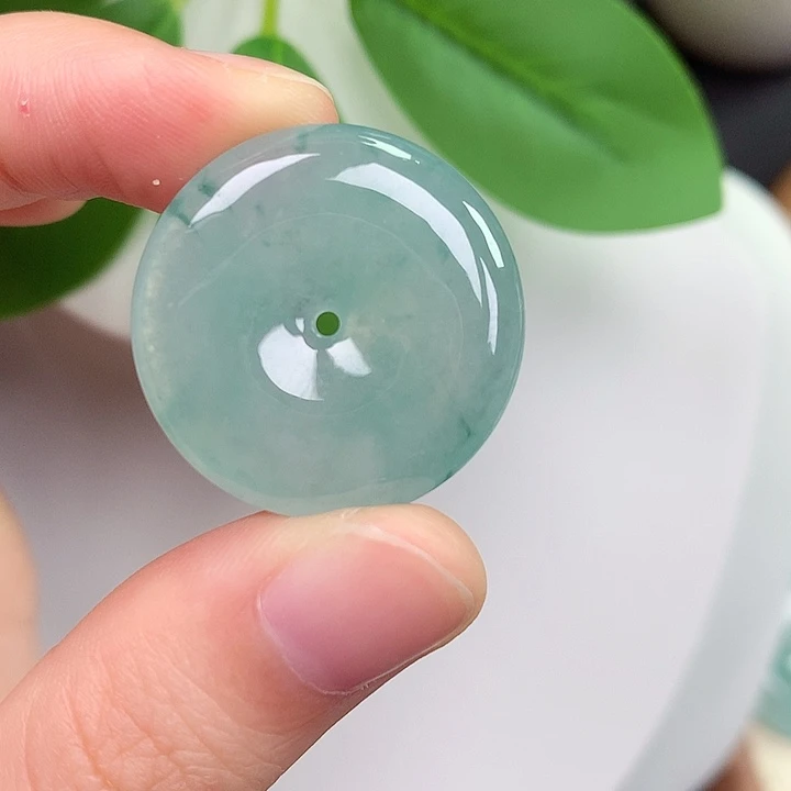 颈饰未镶嵌翡翠平安扣