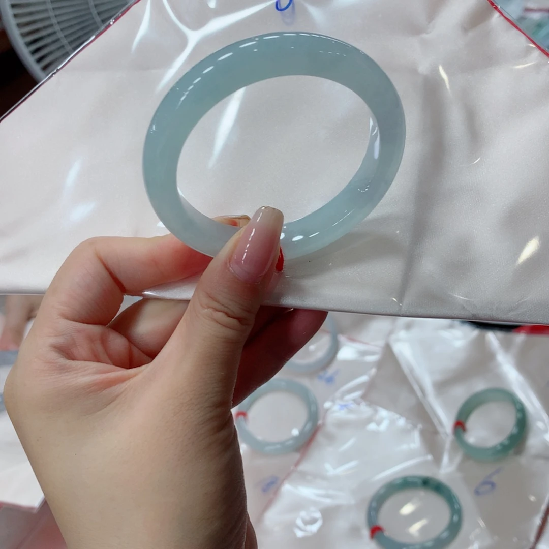 翡翠手镯未镶嵌买断