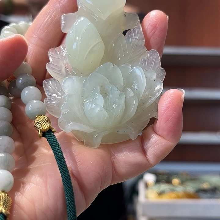 岫玉未镶嵌毛衣链
