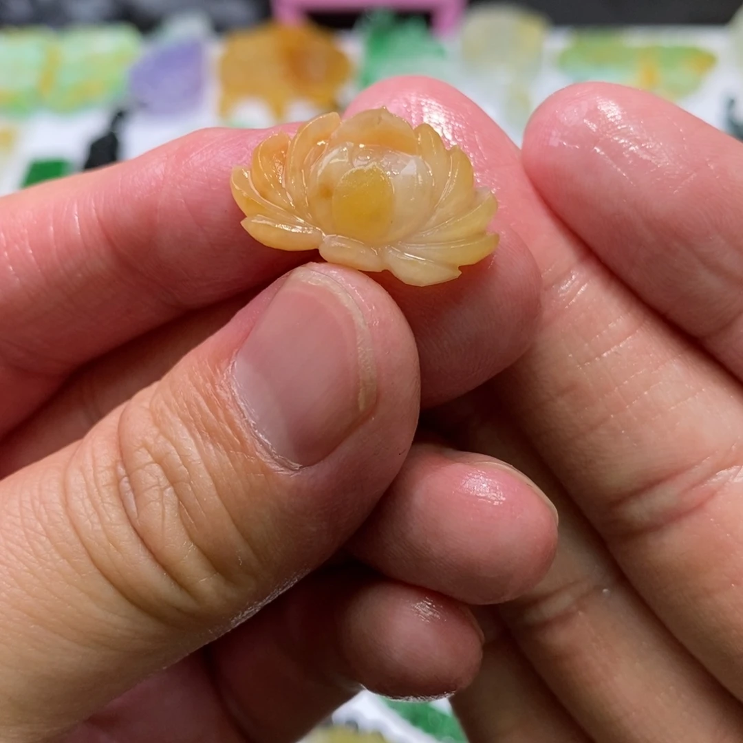 定制翡翠未镶嵌吊坠