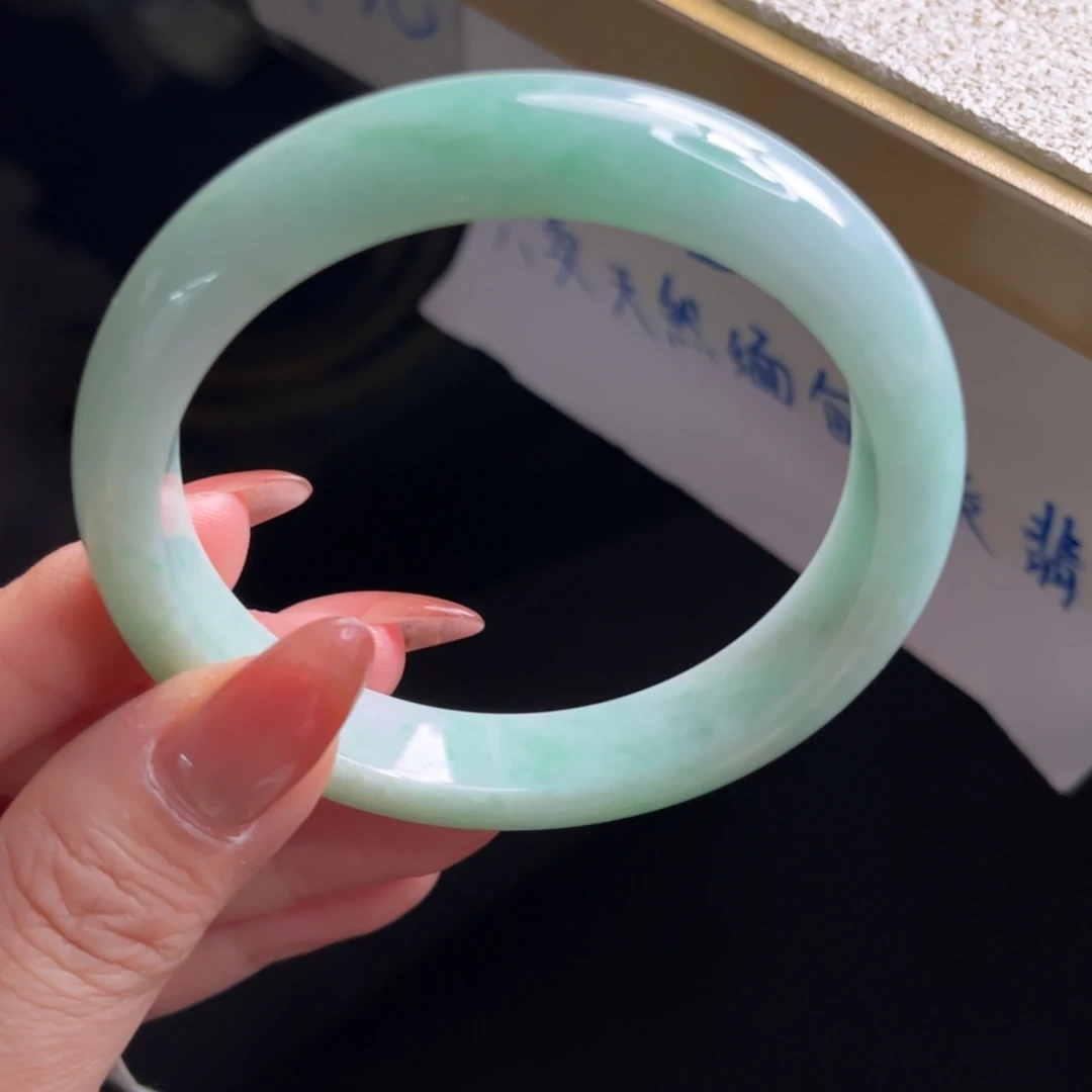 翡翠未镶嵌手镯手镯