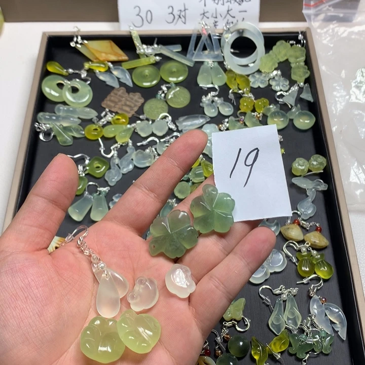 神***卍蛇纹石玉合金耳钉
