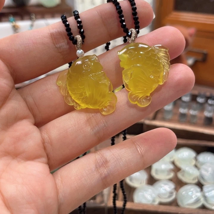 *****蛇纹石玉未镶嵌颈饰