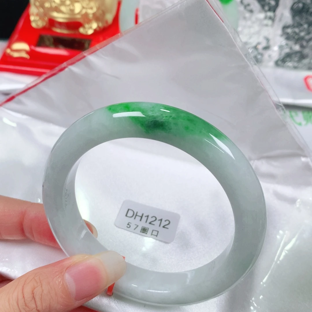 翡翠手镯未镶嵌   编号DH1212 正圈57