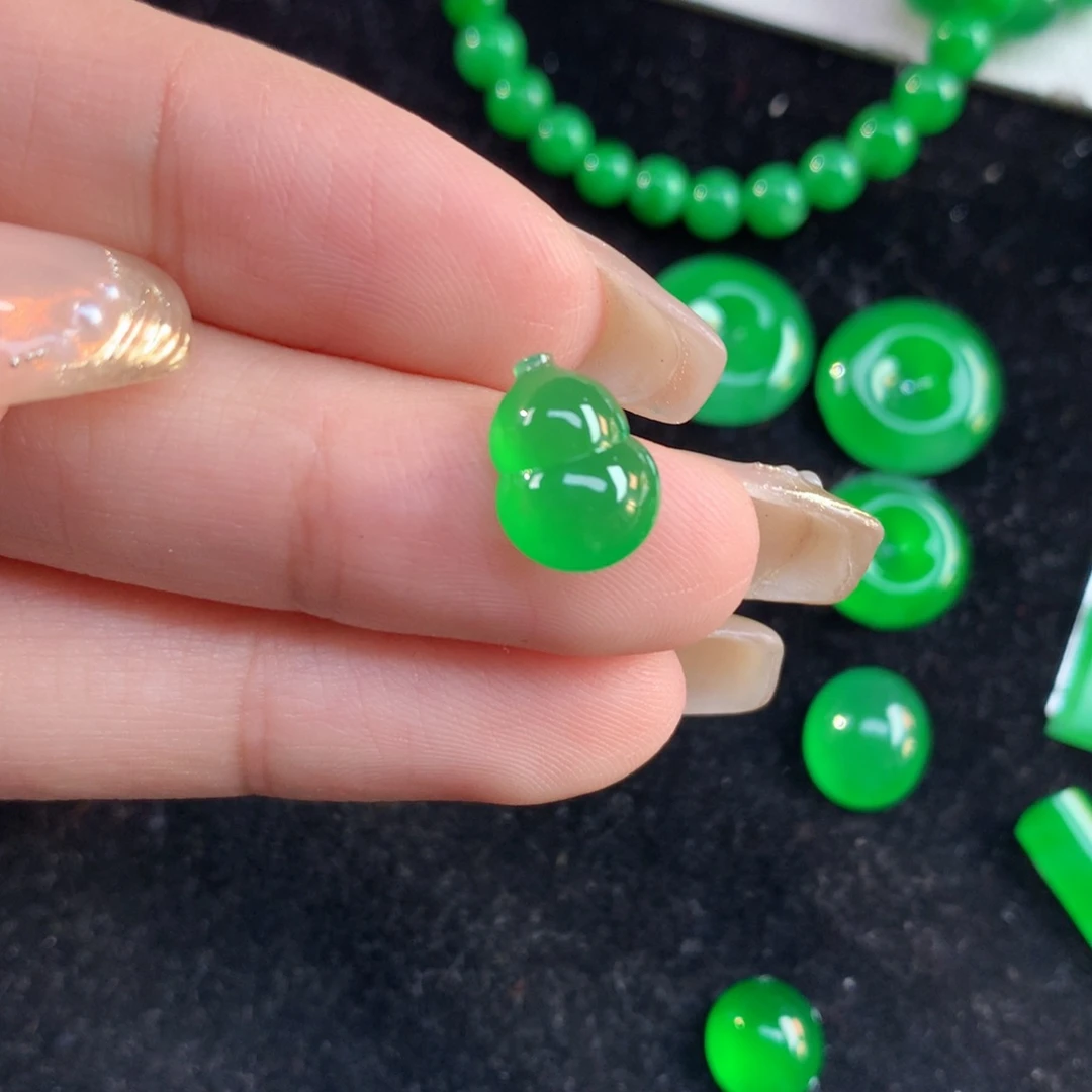 翡翠裸石10.71/8.03/4.30