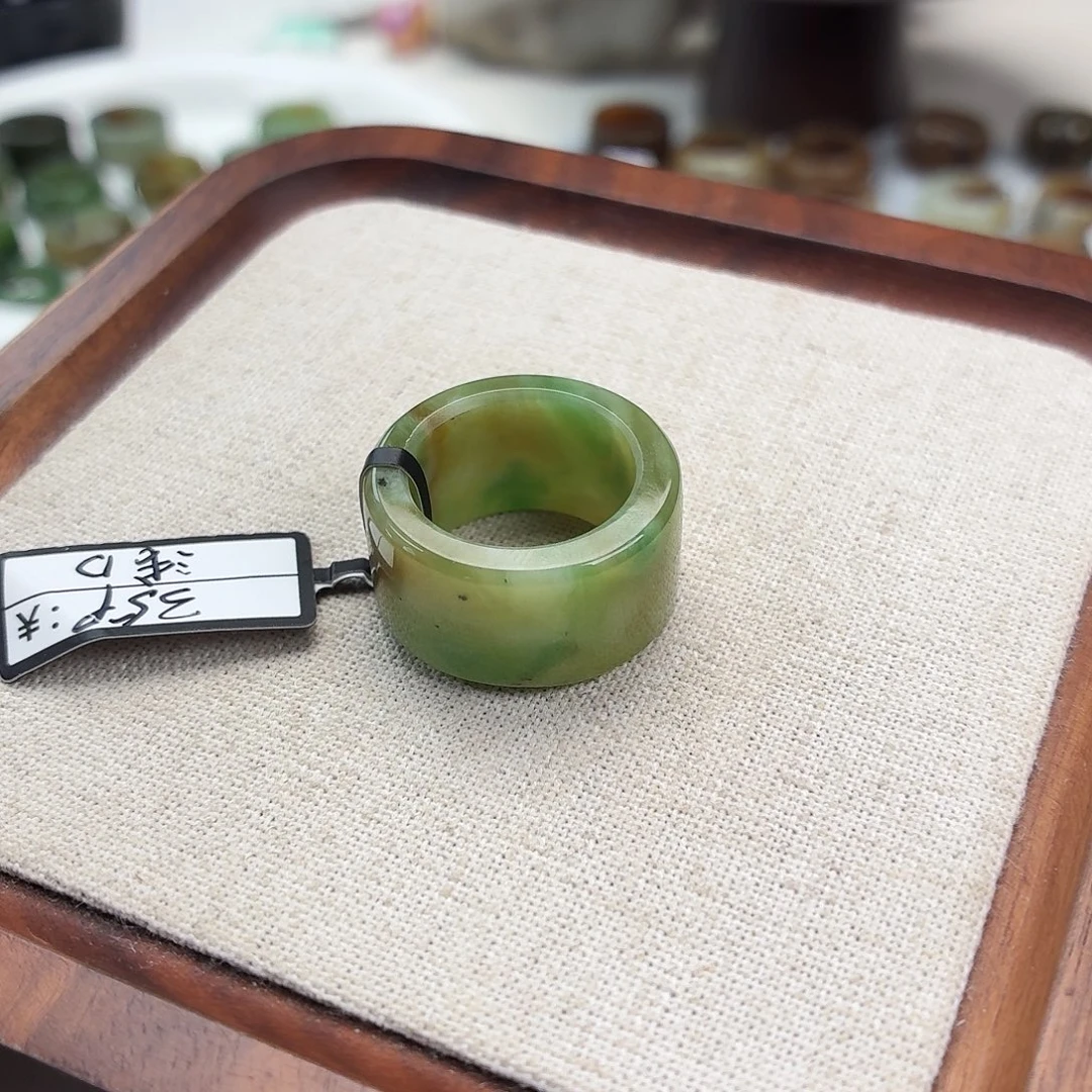 未镶嵌戒圈和田玉F35黑羊洞圆切16.8不退换