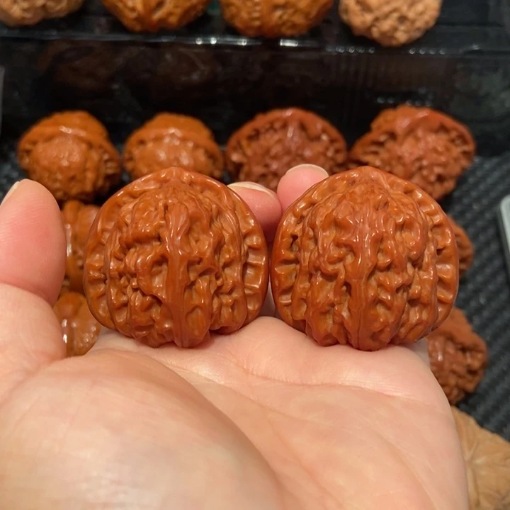 文玩核桃把件39.8尺寸白狮子1892