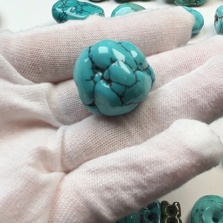 绿松石未镶嵌珠宝奇石