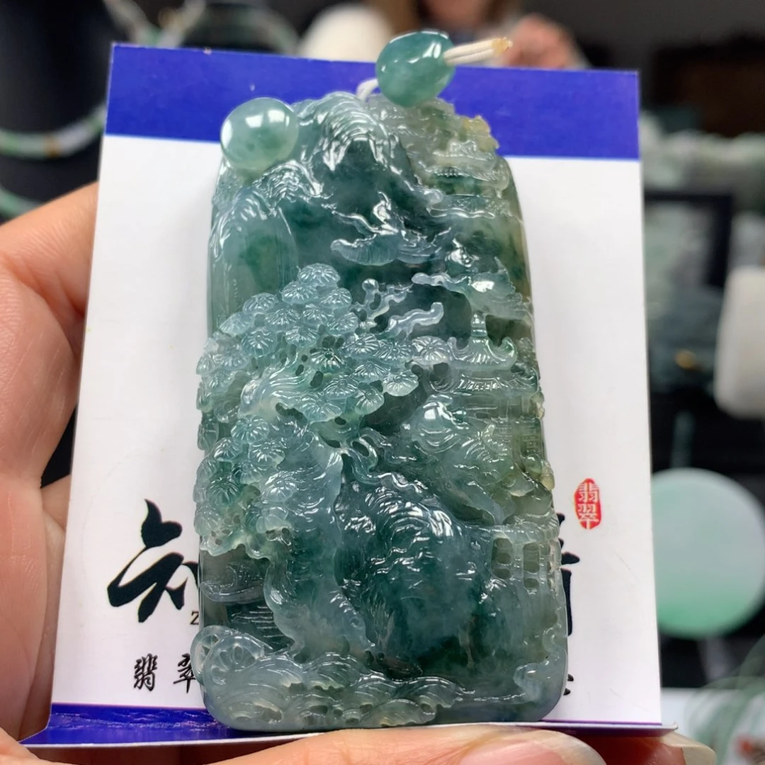 翡翠颈饰未镶嵌厚山水