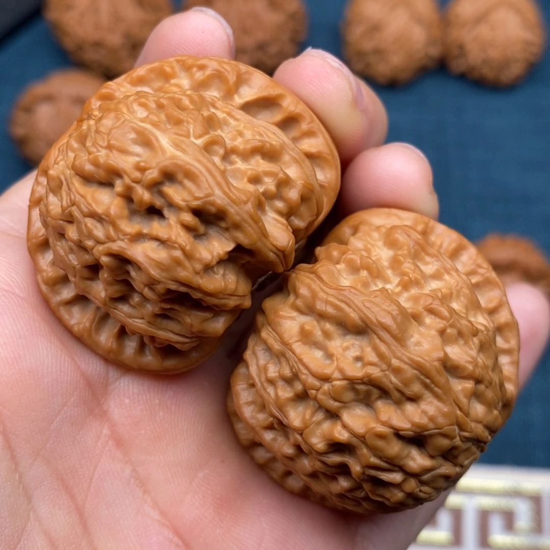 把件文玩核桃41红皮球白