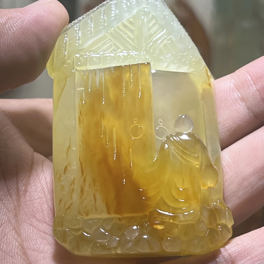 岫玉中的天然花玉、吾道、吊坠