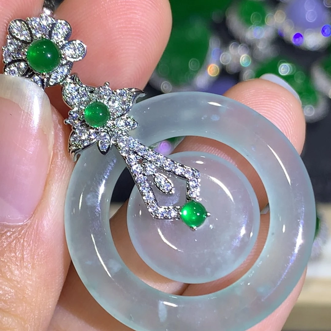 翡翠颈饰未镶嵌1、