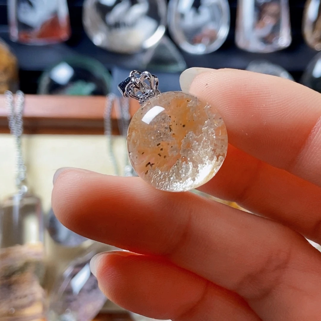 嫣***水晶颈饰未镶嵌白幽灵18mm