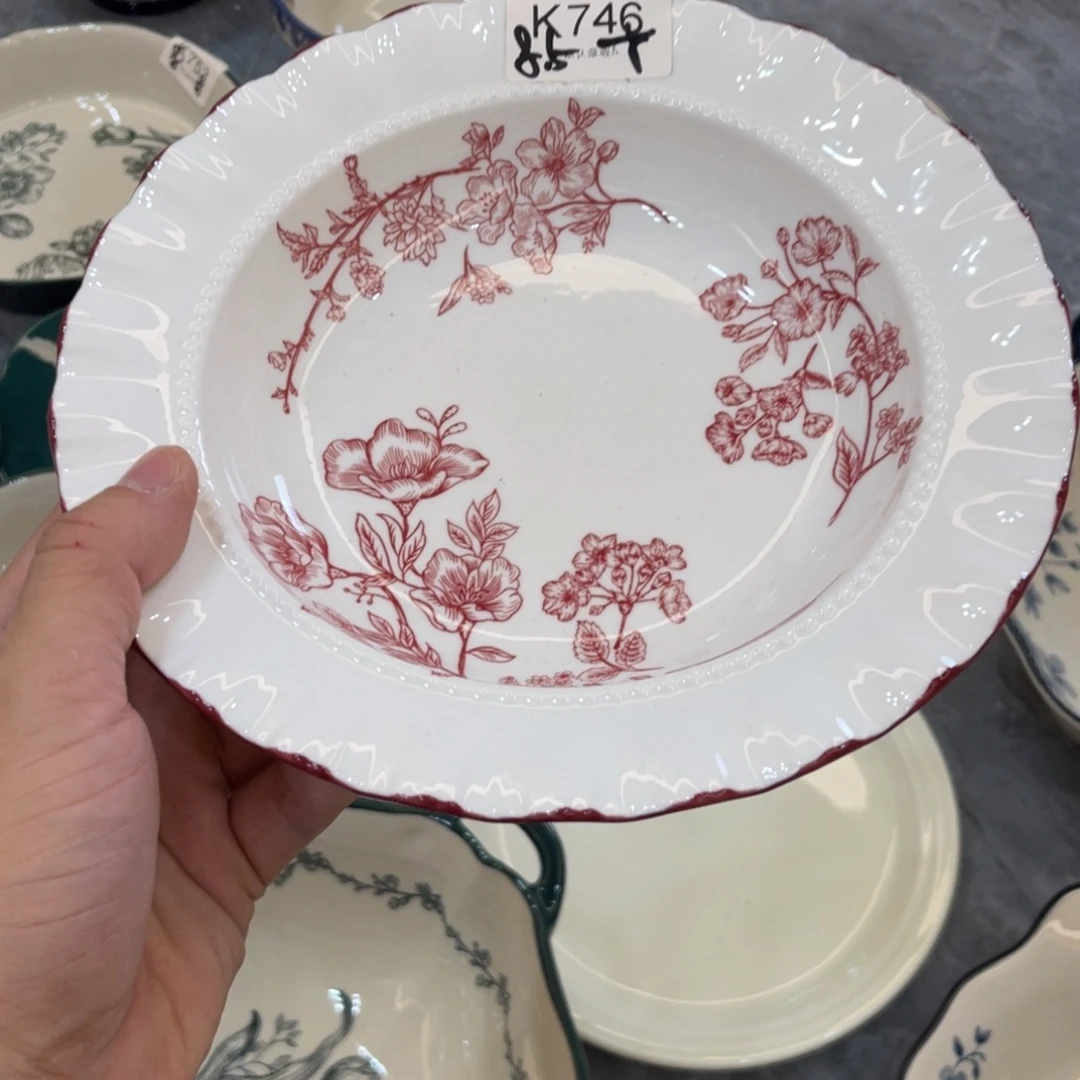 陶瓷微瑕餐具介意勿拍，满18飞！