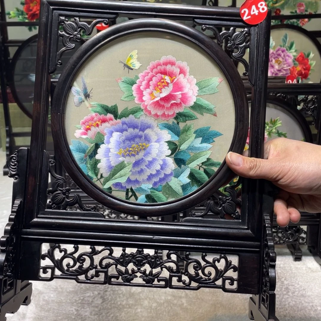 刺绣非遗传承摆件