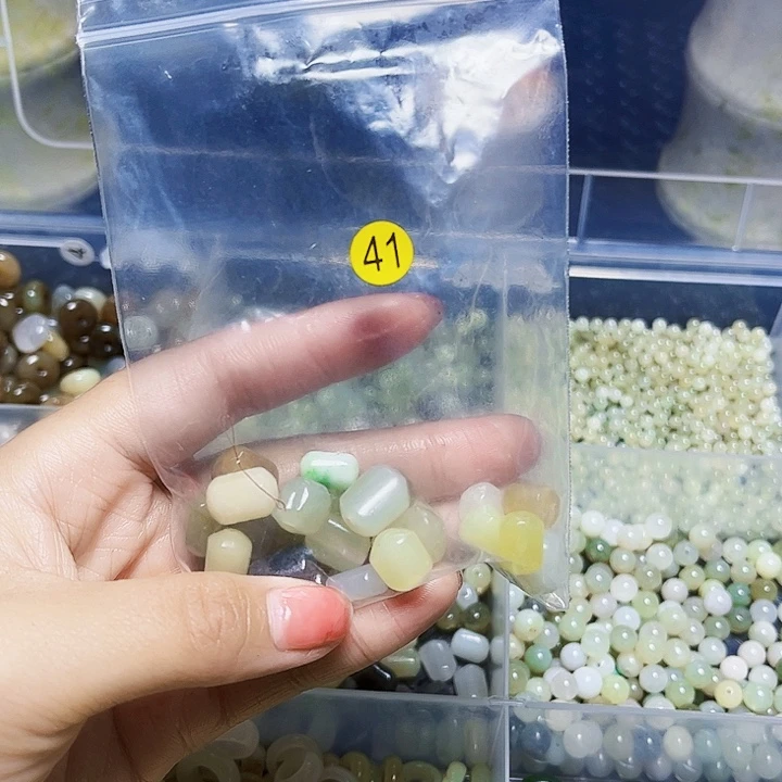 和田玉（糖玉）未镶嵌珠宝半成品钰**?