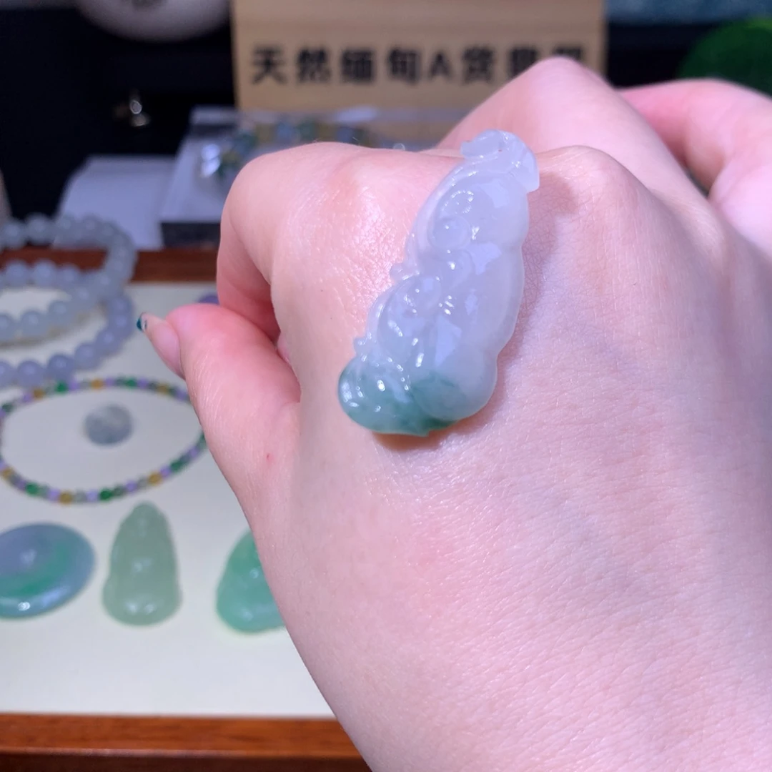 未镶嵌定制翡翠如意