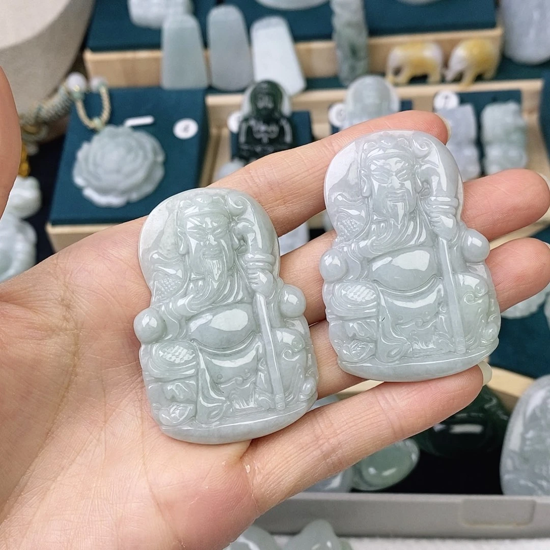 翡翠未镶嵌颈饰关公发货发发其一