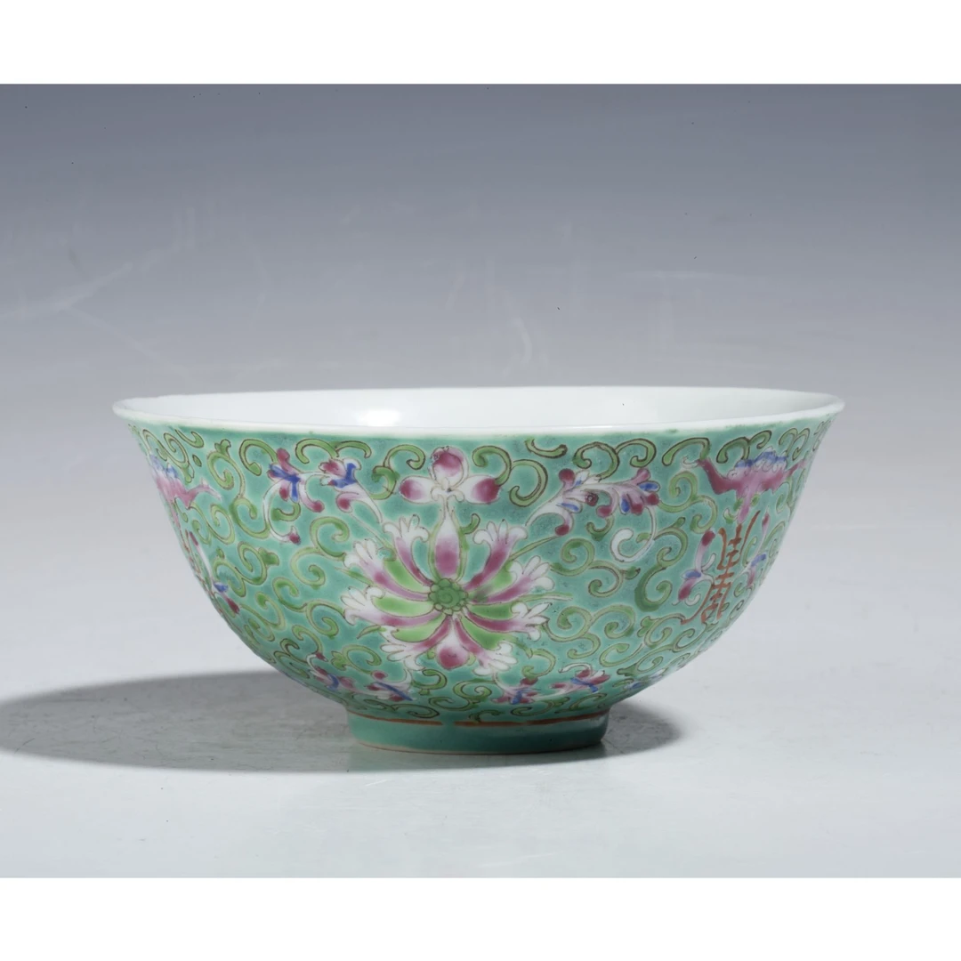 【拍卖-民国】·松石绿地粉彩宝相花福寿纹碗