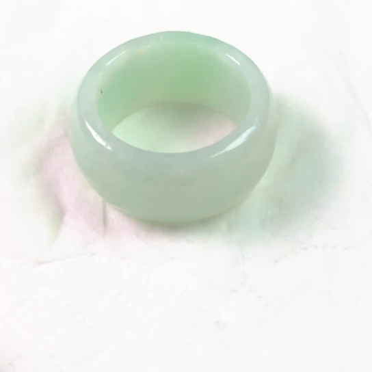翡翠未镶嵌颈饰扳指