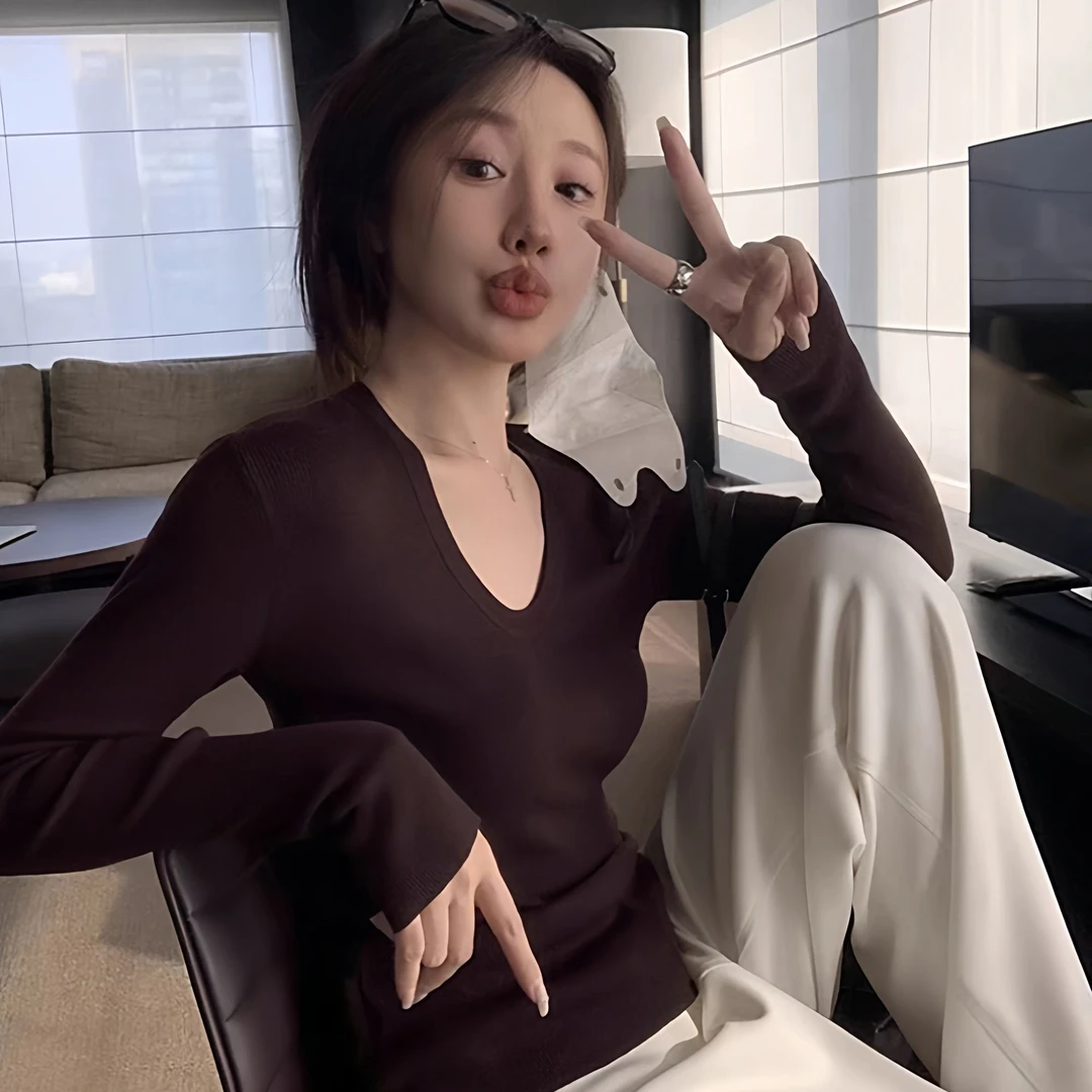 高级感紫色U领针织衫打底衫女修身内搭2025秋冬修身气质毛衫上衣