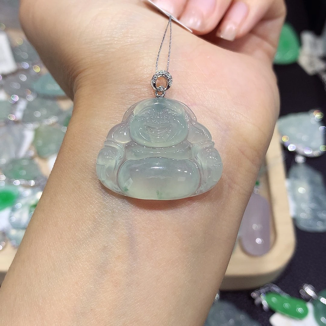 翡翠18K金镶嵌颈饰佛