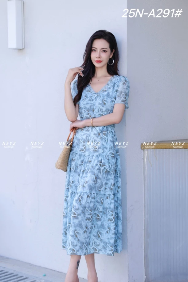 王荣时尚女装水蓝连衣裙