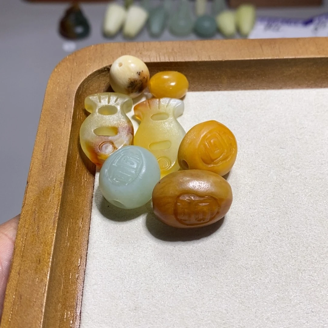 蛇纹石玉颈饰未镶嵌t****g