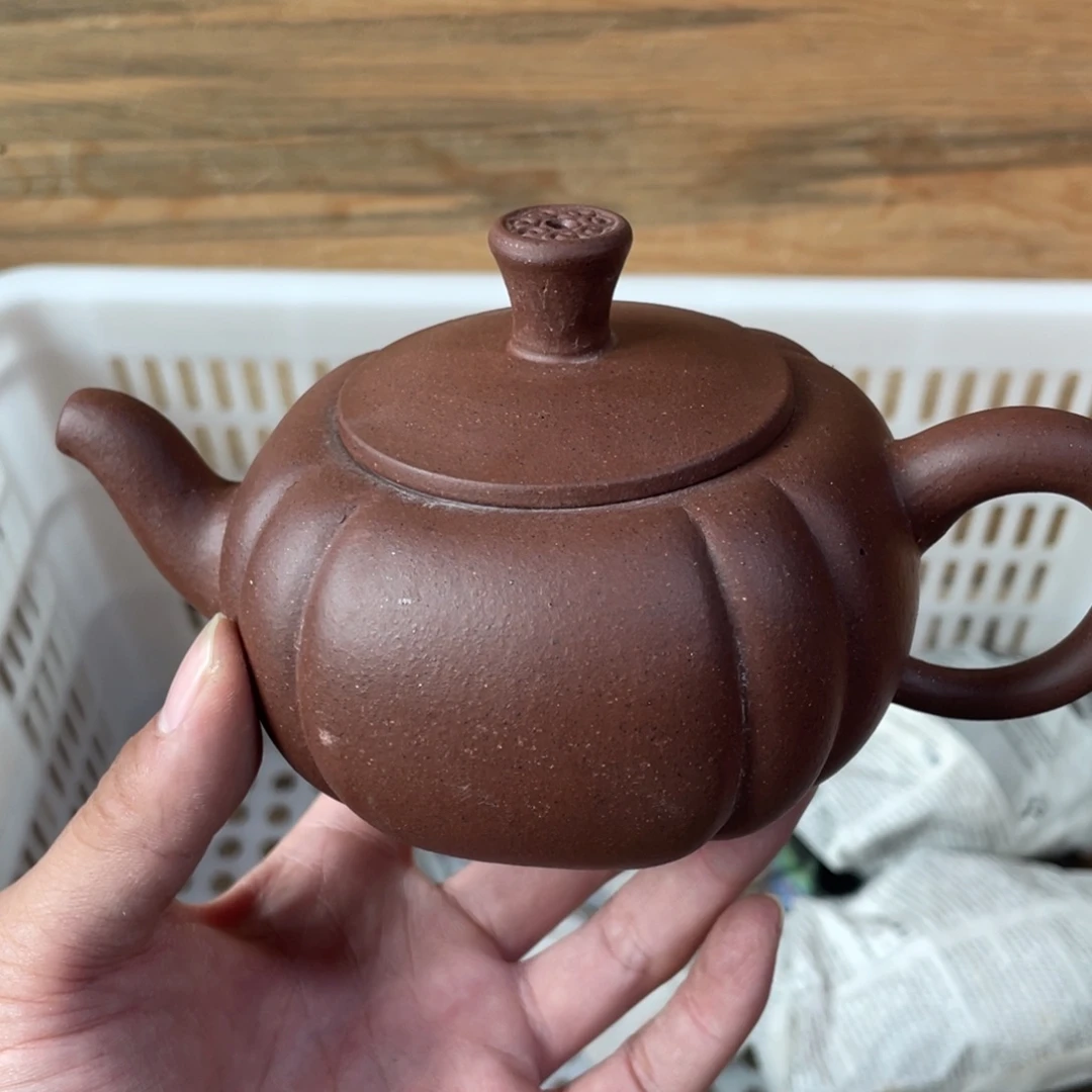 紫砂茶壶老厂紫砂壶一件。