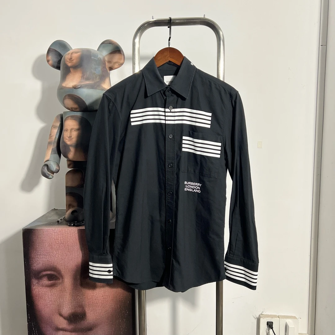 99新 BURBERRY/博柏利 条纹衬衫尺码：XS 衣长75 胸围51