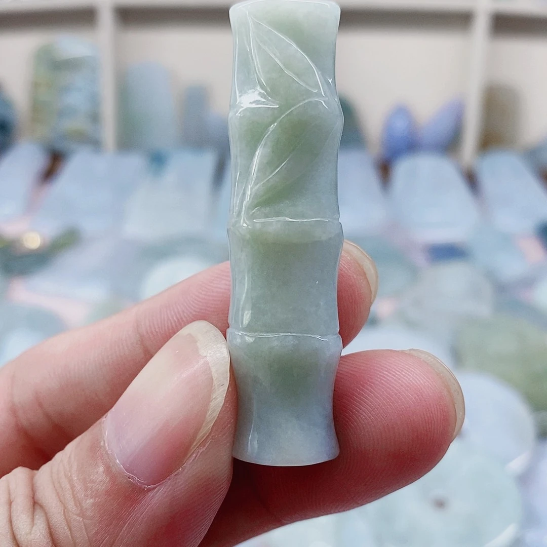 颈饰未镶嵌翡翠天然