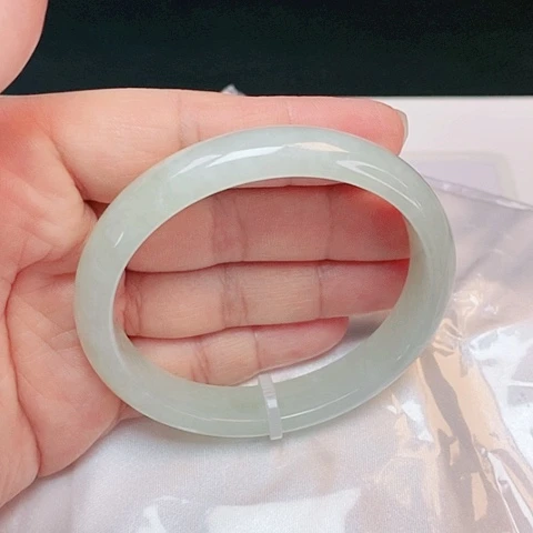 【闪购商品】翡翠手镯未镶嵌贵妃58