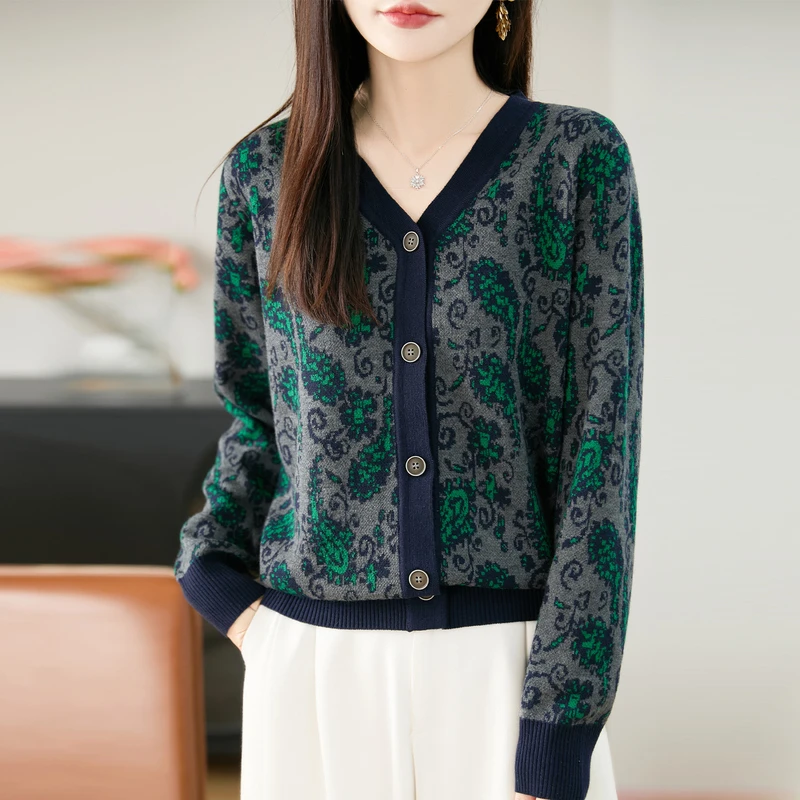 品牌2025新款秋冬V领精纺针织衫女提花小香风毛衣拼色宽松开衫